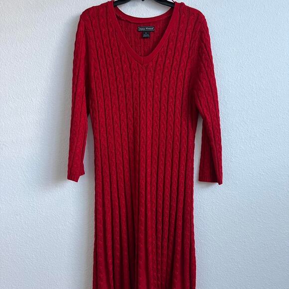 Red cable knit sweater dress - Picture 2 of 3